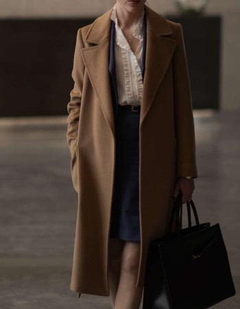 Fair Play 2023 Phoebe Dynevor (Emily) Brown Coat