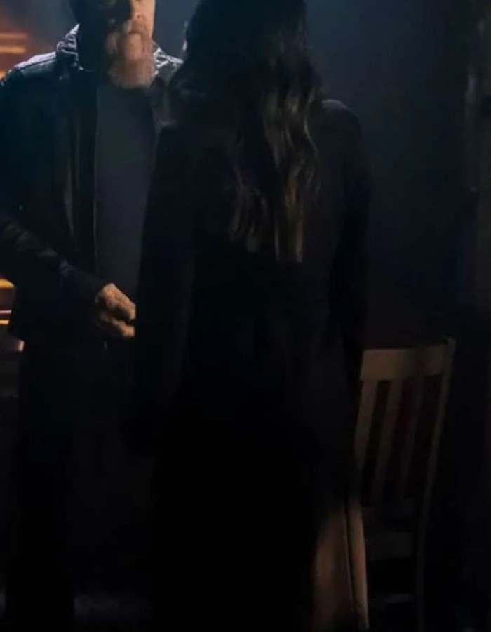 Yvonne Chapman Superman & Lois S04 Black Coat